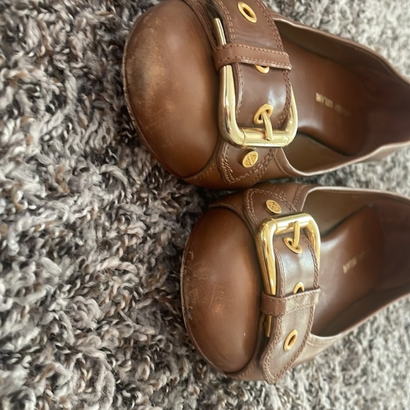 Tan ballet slippers. - Picture 4 of 5